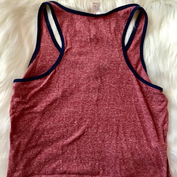 ｆｏｒｅｖｅｒ  21   ｍｏｒｅ  ｃｏｆｆｅｅ  ｃｒｏｐｐｅｄ  ｔａｎｋ - Picture 4 of 4